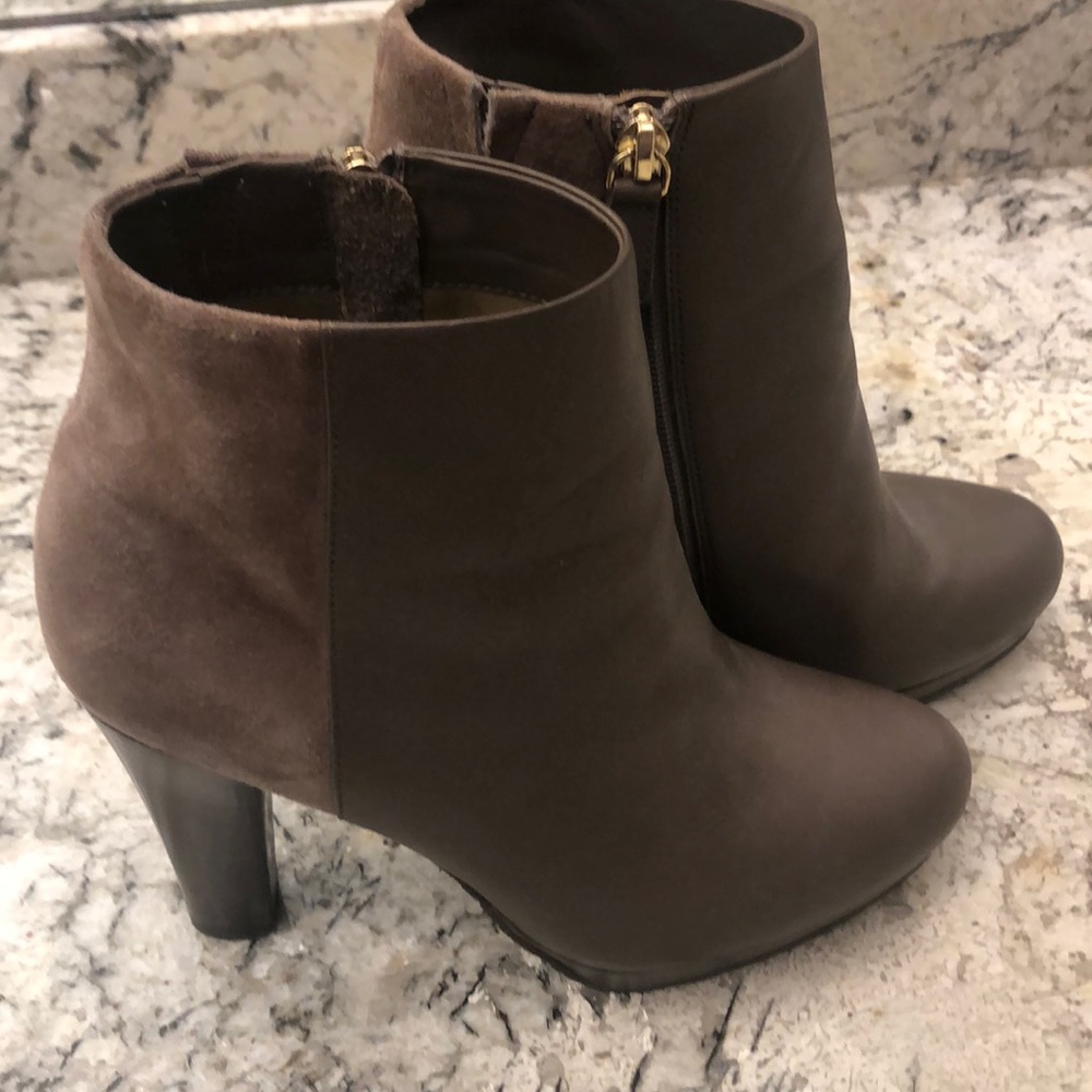 Gray leather/suede ankle booties